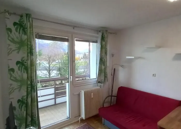 Wohnung In Bahnhofsnaehe Mit Balkon - 35 M2