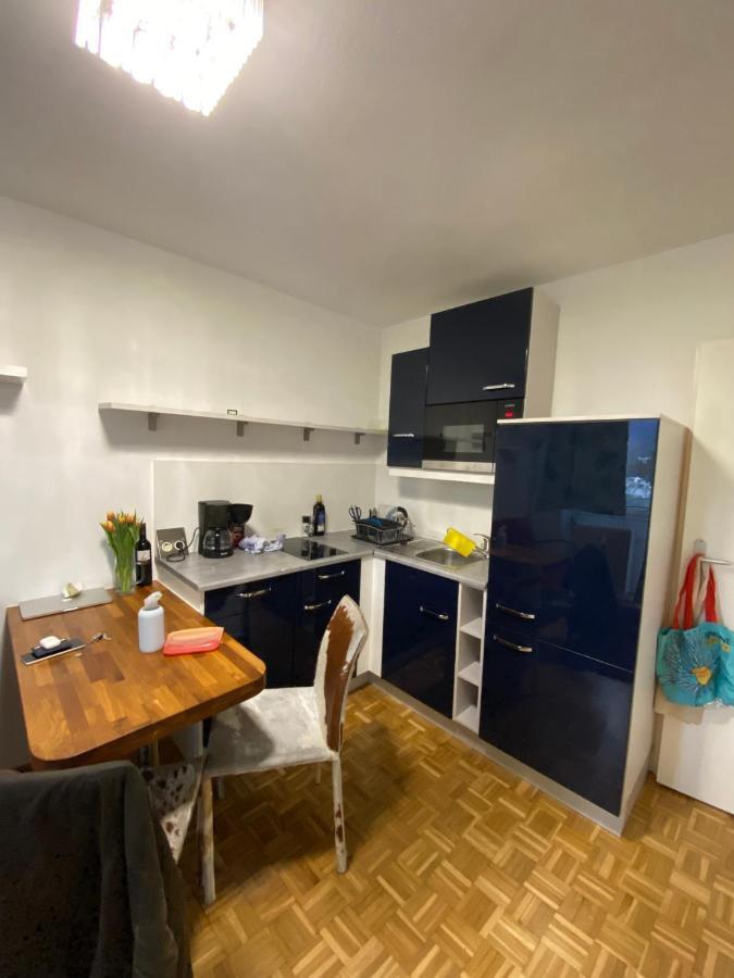 Apartment In Bahnhofsnaehe Mit Balkon - 35 M2 *